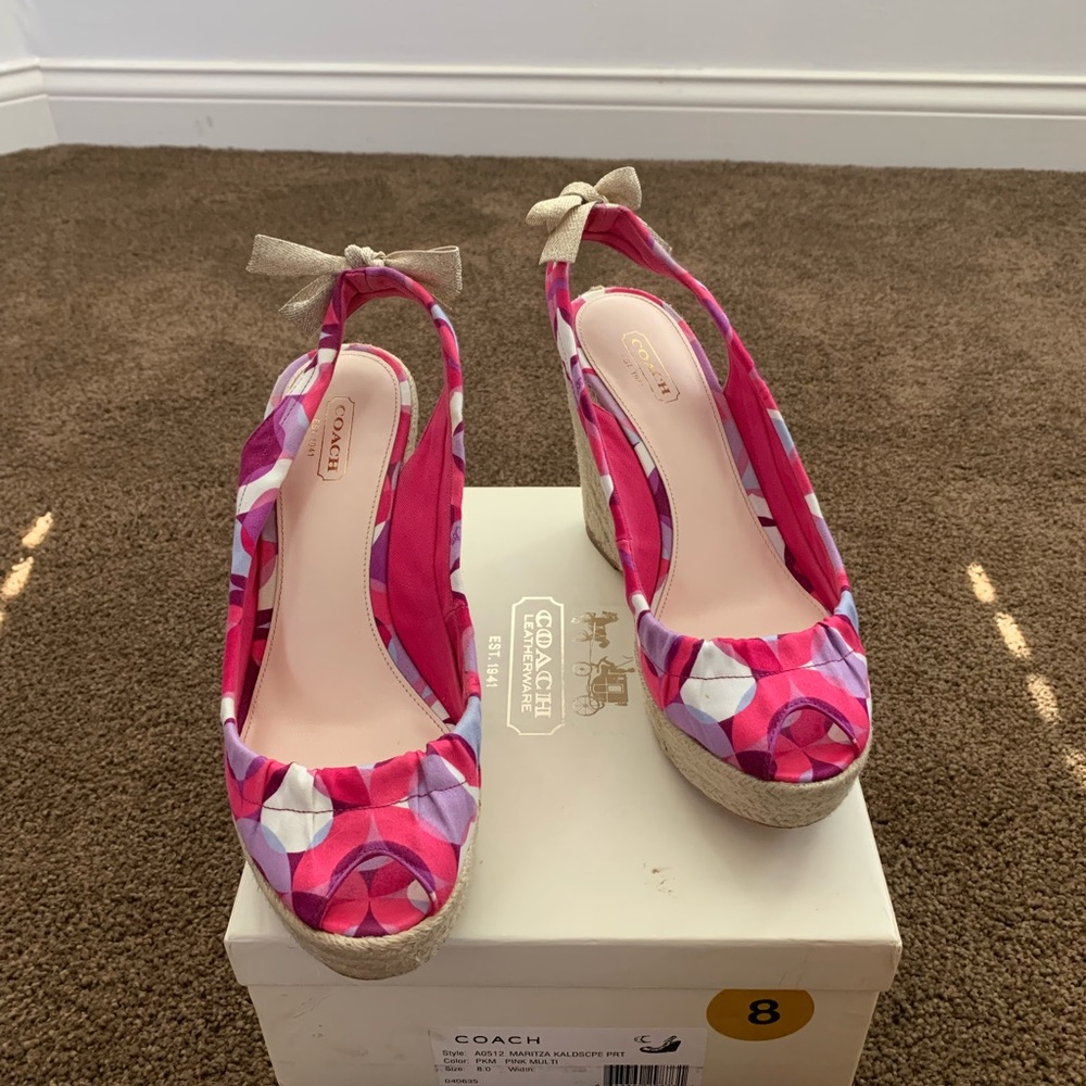 Woman’s wedge sandals size 8
